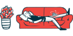 An illustration shows a person lying on a couch with an icepack on one knee.